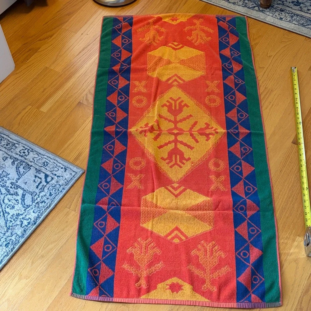 Vintage multicolor Aztec patterned bath towel